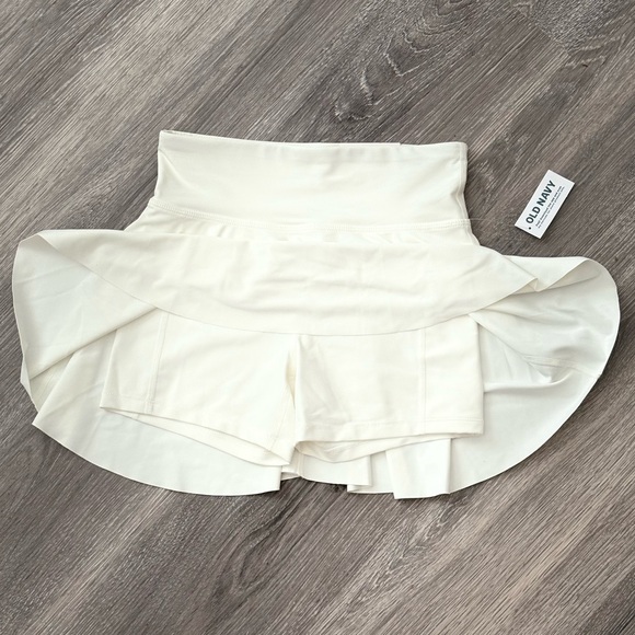 ✨ Old Navy Girls’ Powersoft White Skort – Size L (10–12) ✨ - Picture 2 of 5